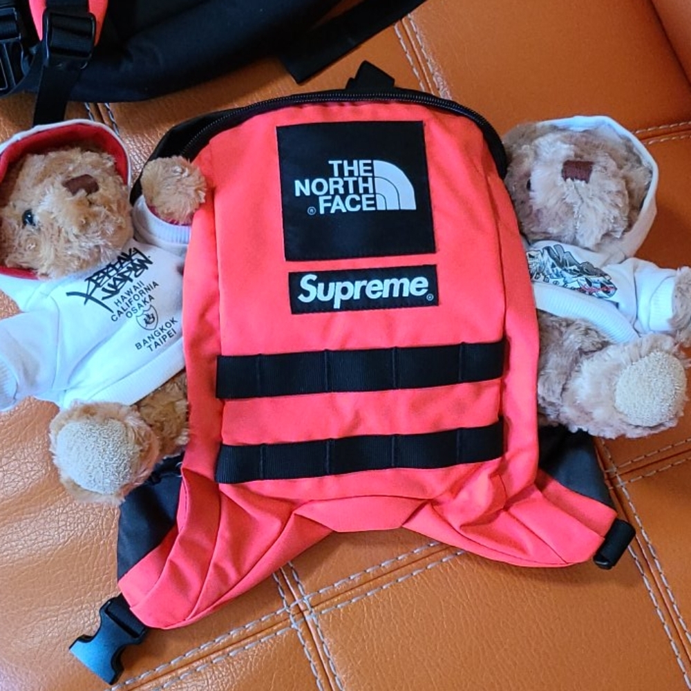 SOLD! Supreme North Face RTG Backpack Rocket Red - Picture 11 of 13